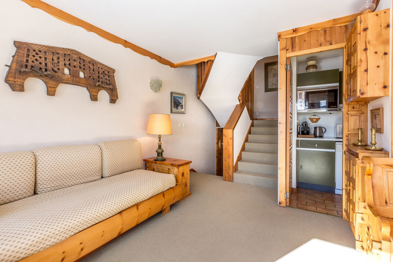 _lv_images__lot_0000250021_04_18305106