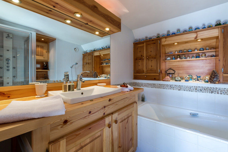 _lv_images__lot_0000250021_10_18305112