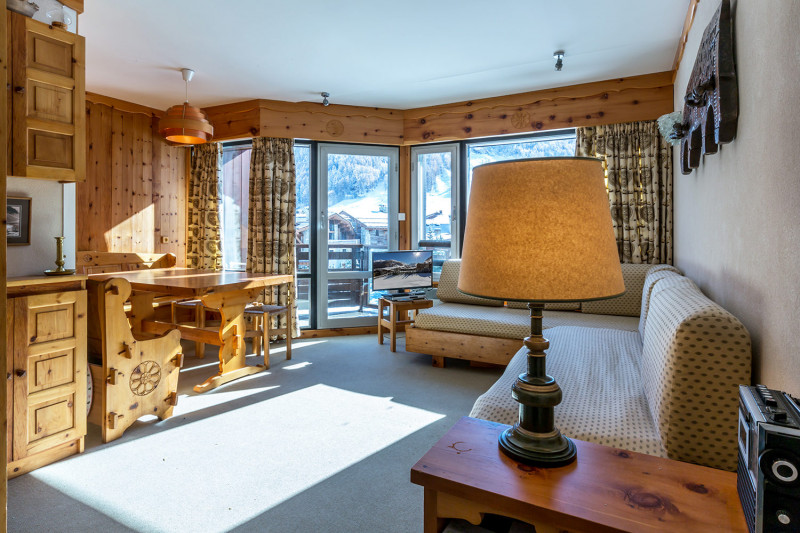 _lv_images__lot_0000250021_14_18449541