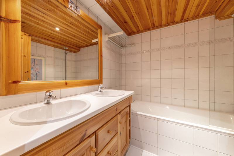 _lv_images__lot_0000260015_07_17829997