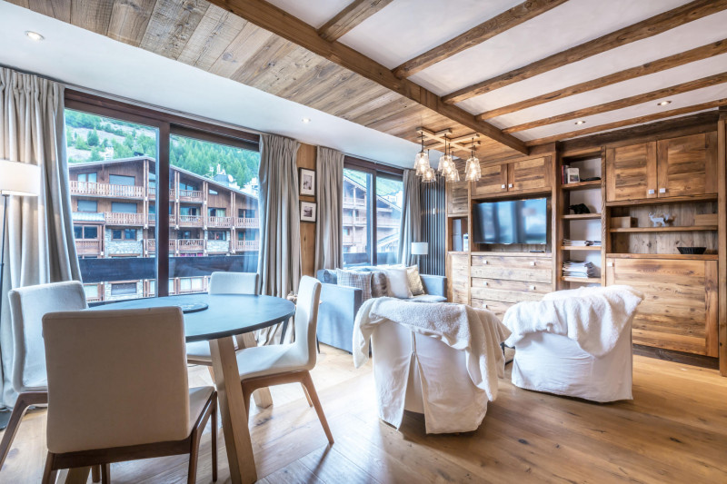 _lv_images__lot_0000260035_03_18434047