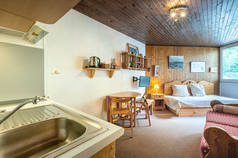 _lv_images__lot_0000270005_01_17779220