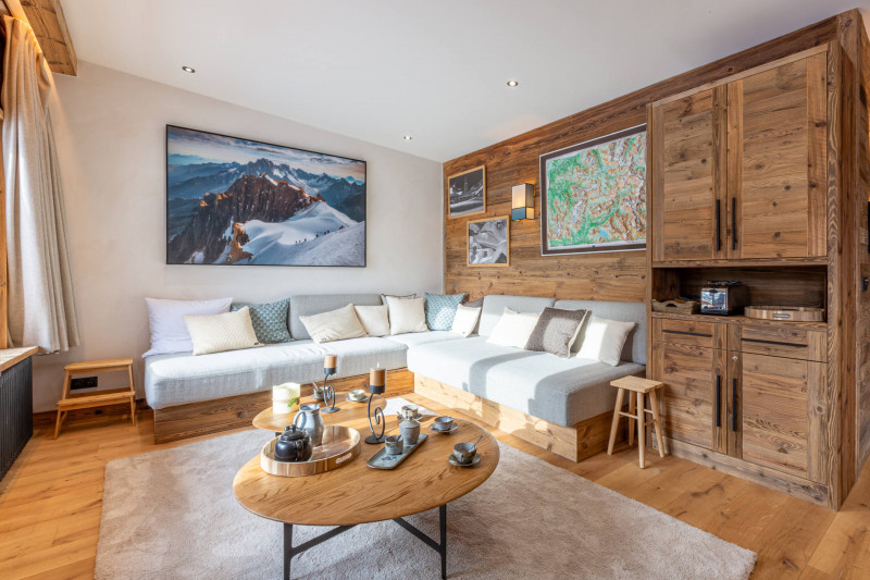 _lv_images__lot_0000280001_01_18448341