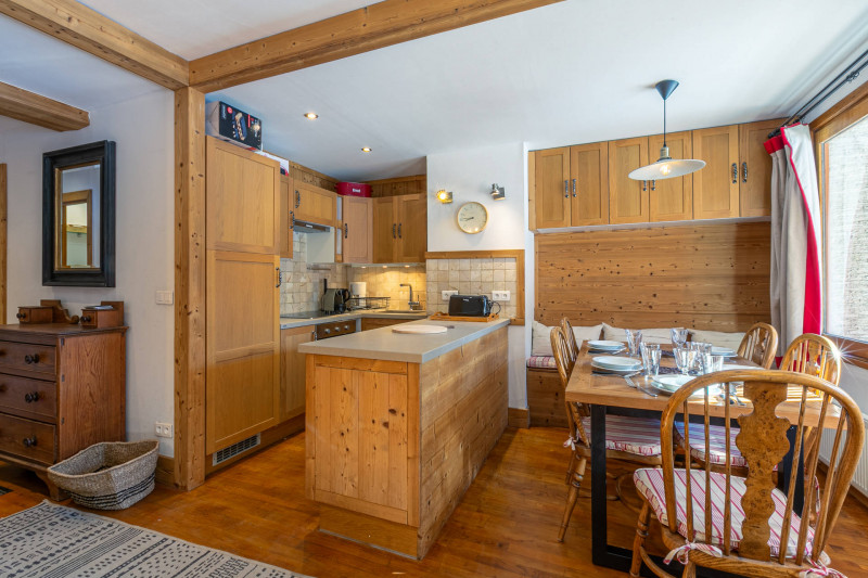 _lv_images__lot_0000280002_03_18431897