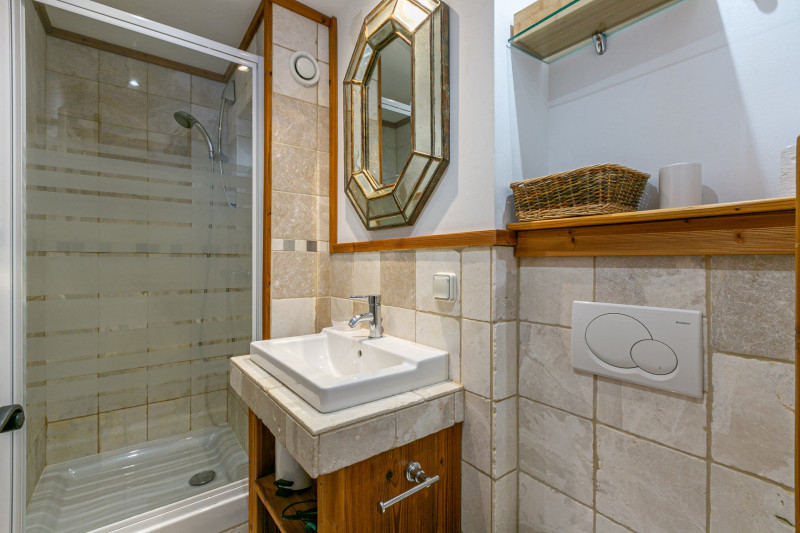 _lv_images__lot_0000280002_09_18314122