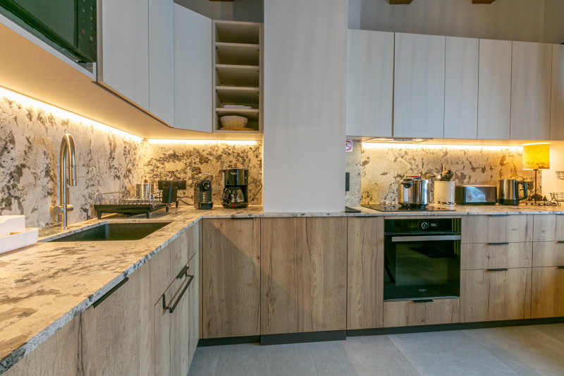 _lv_images__lot_0000290002_05_17830703