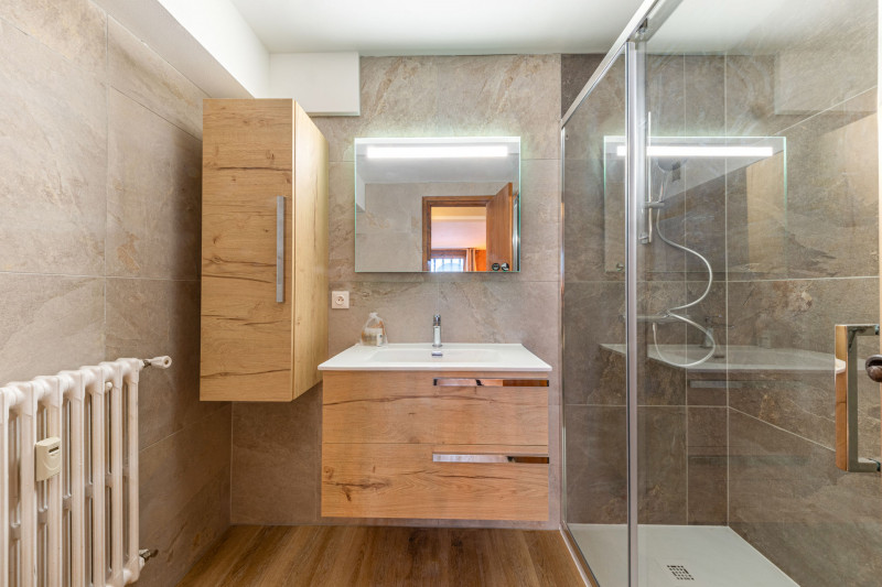 _lv_images__lot_0000300006_10_18360166 _lv_images__lot_0000300006_10_18360166