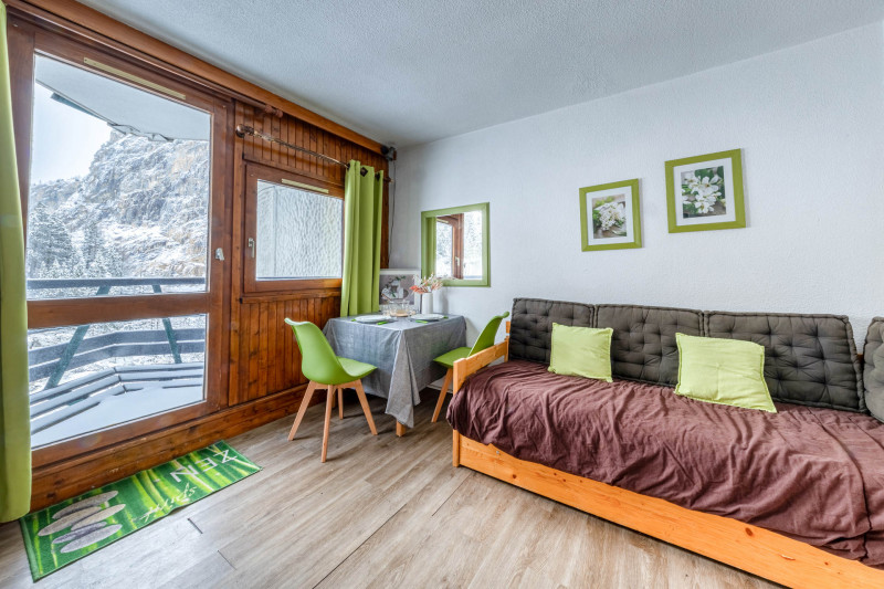 _lv_images__lot_0000370014_02_18121319