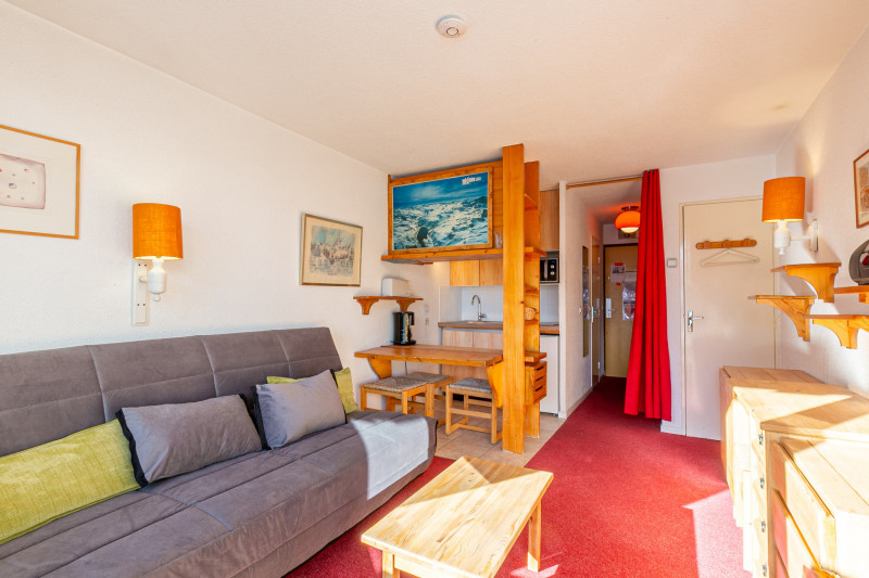 _lv_images__lot_0000370061_01_17426598