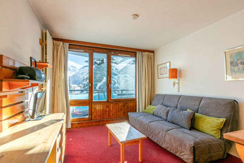 _lv_images__lot_0000370061_02_18305313