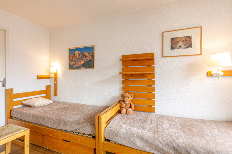 _lv_images__lot_0000370111_09_17300734