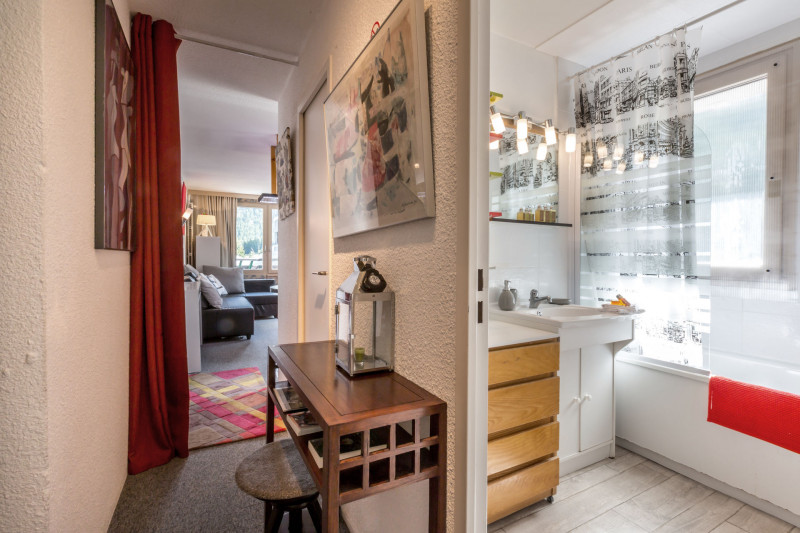 _lv_images__lot_0000370180_06_18359273