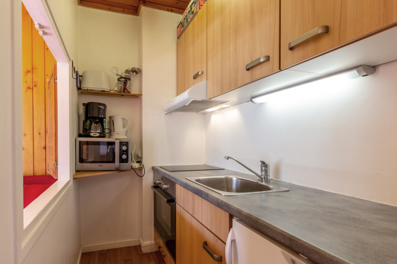 _lv_images__lot_0000380023_05_18307684