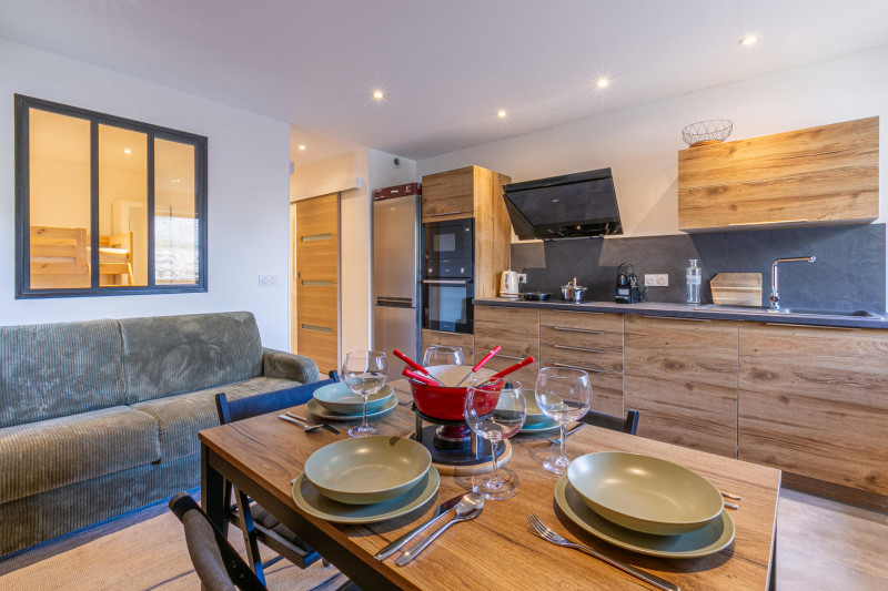 _lv_images__lot_0000380073_03_18262941