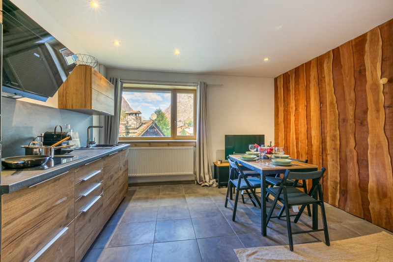 _lv_images__lot_0000380073_04_18422354