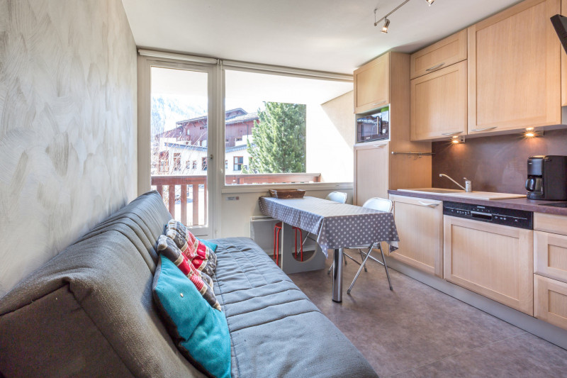 _lv_images__lot_0000400016_01_17942905