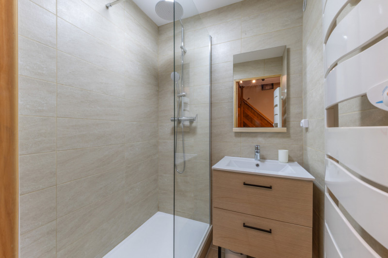 _lv_images__lot_0000400052_08_17760922