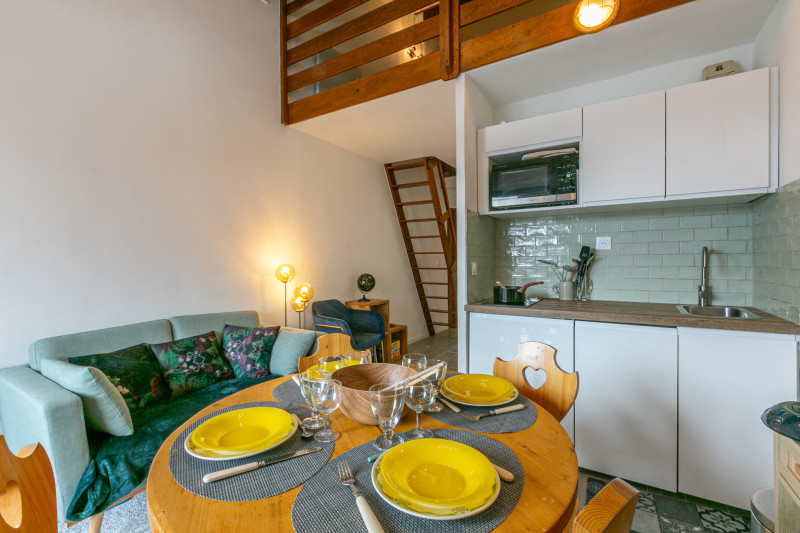 _lv_images__lot_0000400055_03_17300012