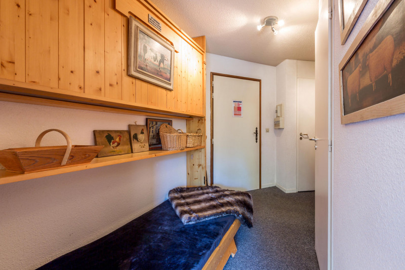 _lv_images__lot_0000400087_07_18263570