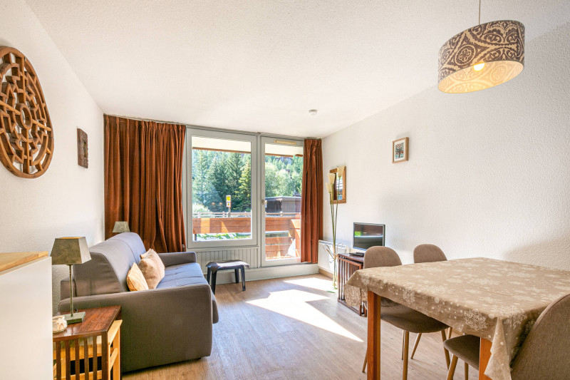 _lv_images__lot_0000410008_01_18005638