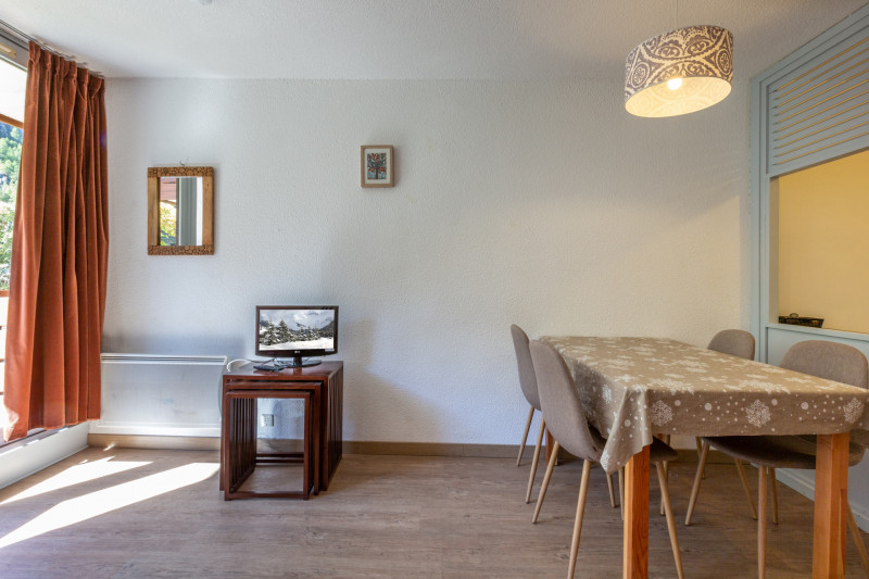 _lv_images__lot_0000410008_05_18452404