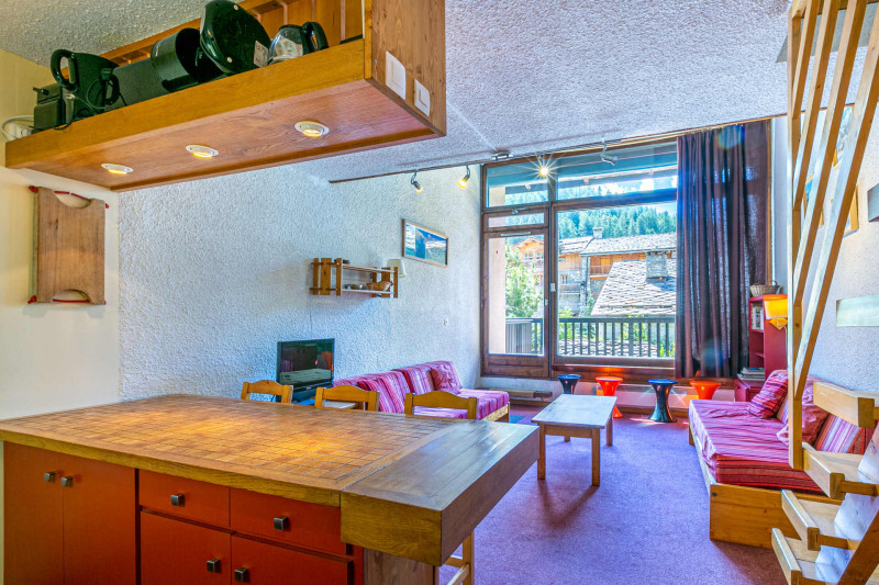 _lv_images__lot_0000670001_01_17436214