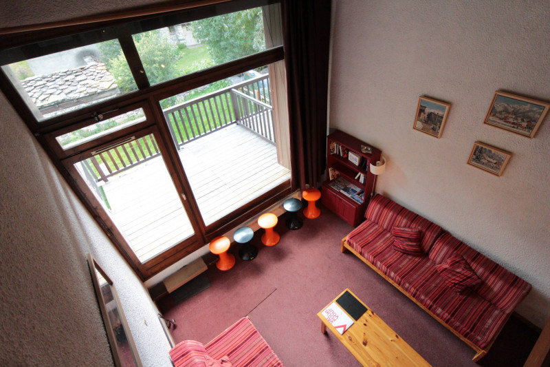 _lv_images__lot_0000670001_12_17942029