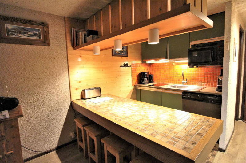 _lv_images__lot_0000670002_05_17470600