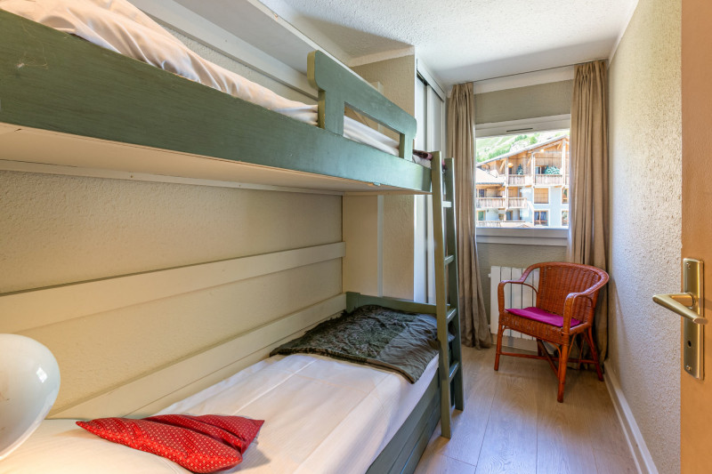 _lv_images__lot_0000710005_10_17429022