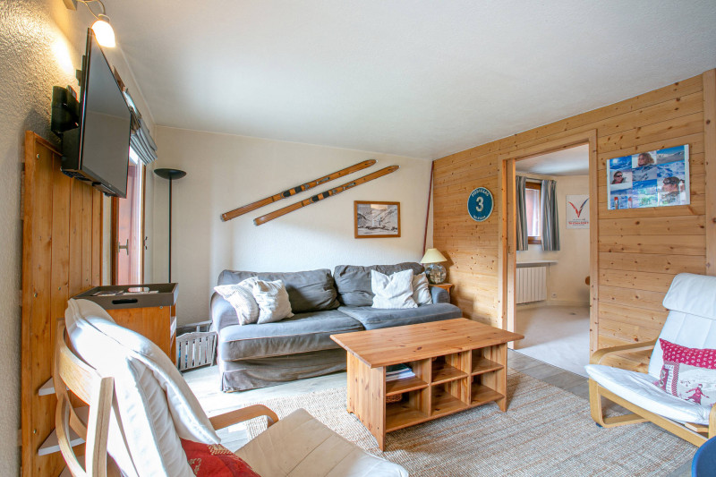 _lv_images__lot_0000710006_02_17401031