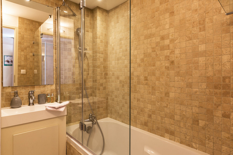 _lv_images__lot_0000710006_12_18262075