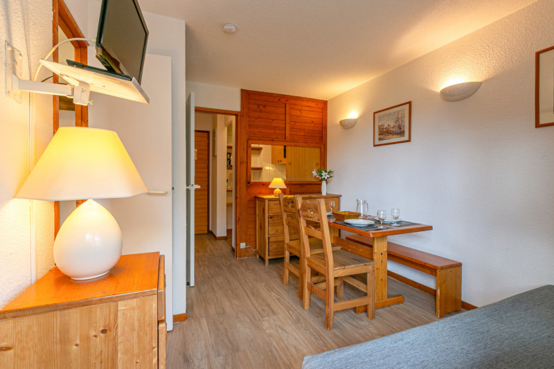 _lv_images__lot_0000720017_02_18449675