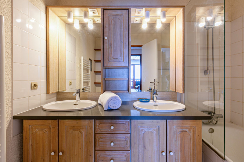 _lv_images__lot_0000720045_16_18432911