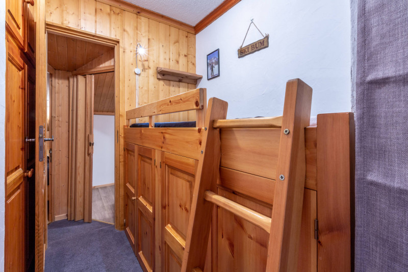 _lv_images__lot_0000730018_11_18004752