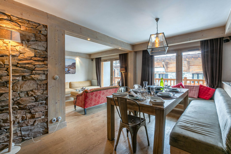 _lv_images__lot_0000740035_01_18451108