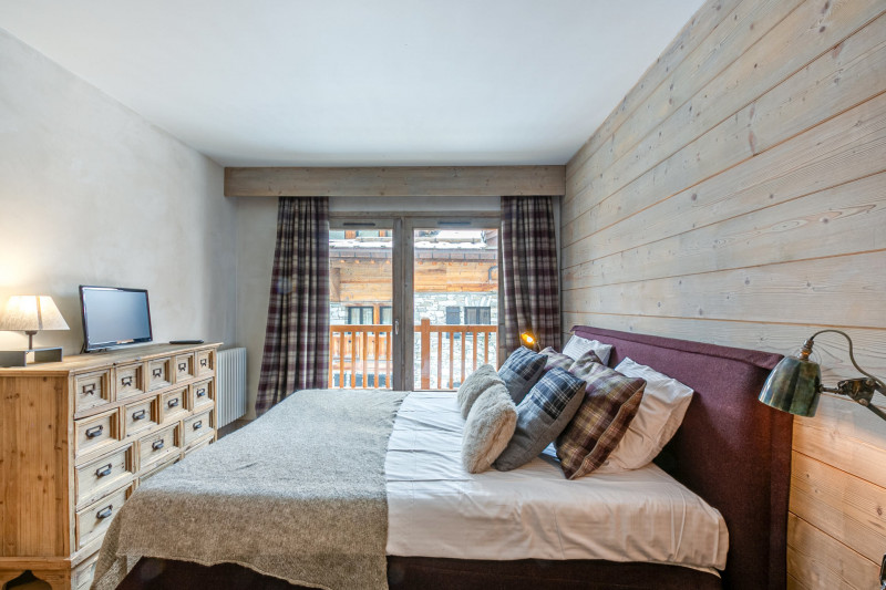 _lv_images__lot_0000740035_11_17831152