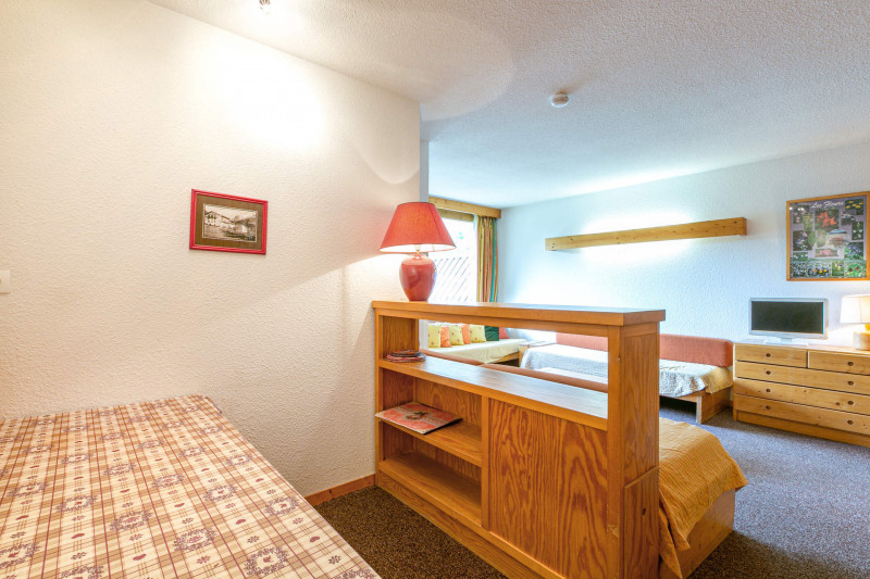 _lv_images__lot_0000760005_04_18558511