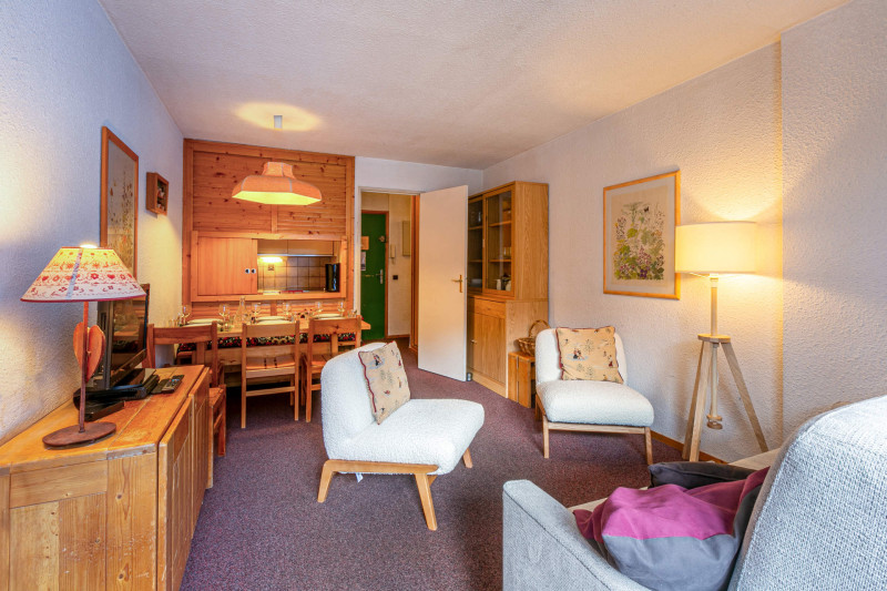 _lv_images__lot_0000810090_02_18396925