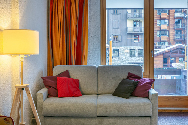 _lv_images__lot_0000810090_05_17943839