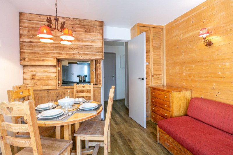 _lv_images__lot_0000810091_03_18450985