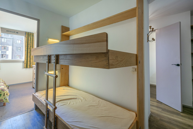 _lv_images__lot_0000810091_06_18450988