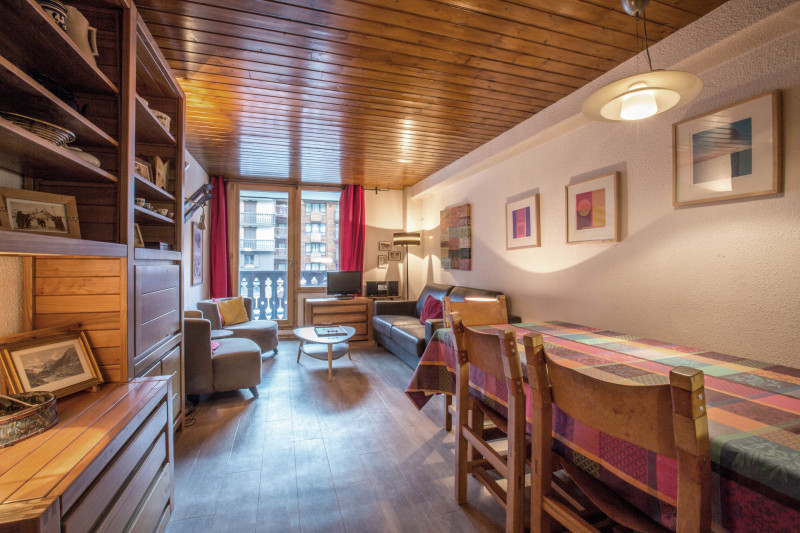 _lv_images__lot_0000810095_01_18263624