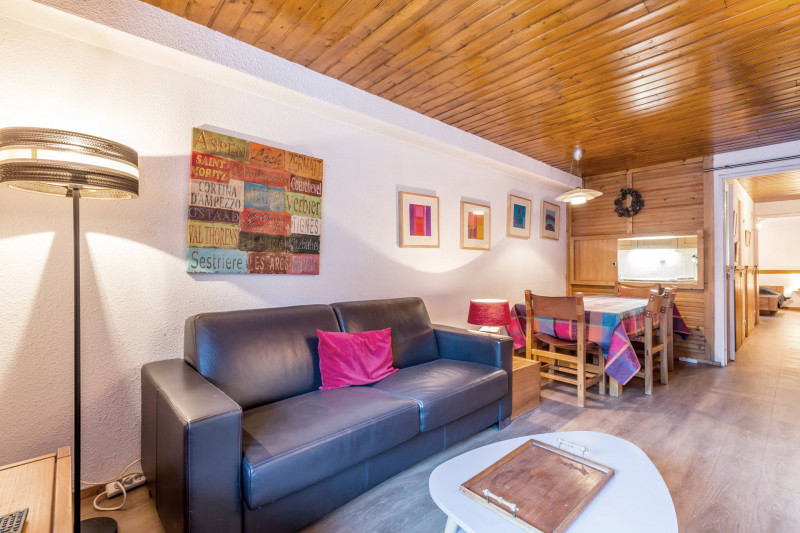 _lv_images__lot_0000810095_02_18559455