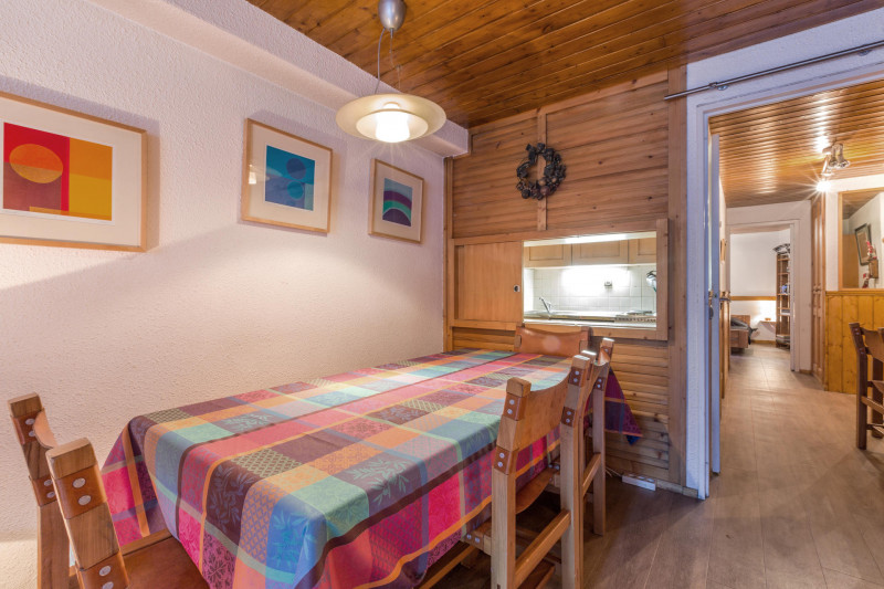 _lv_images__lot_0000810095_03_18519788