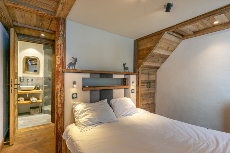 _lv_images__lot_0000810096_09_18474864