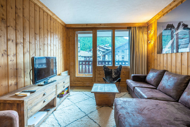 _lv_images__lot_0000810100_03_18225862