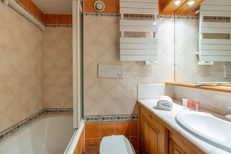 _lv_images__lot_0000810100_11_17301134