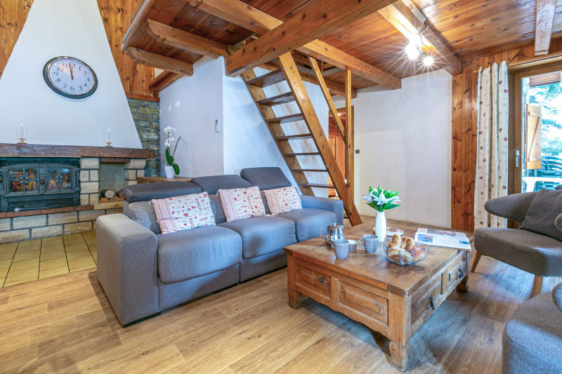 _lv_images__lot_0000860002_04_17941254