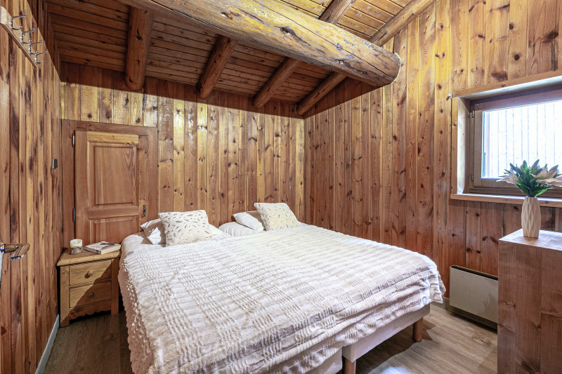 _lv_images__lot_0000860002_10_18450179