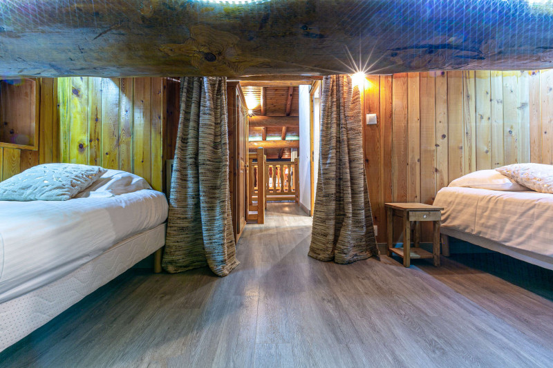 _lv_images__lot_0000860002_11_17400176